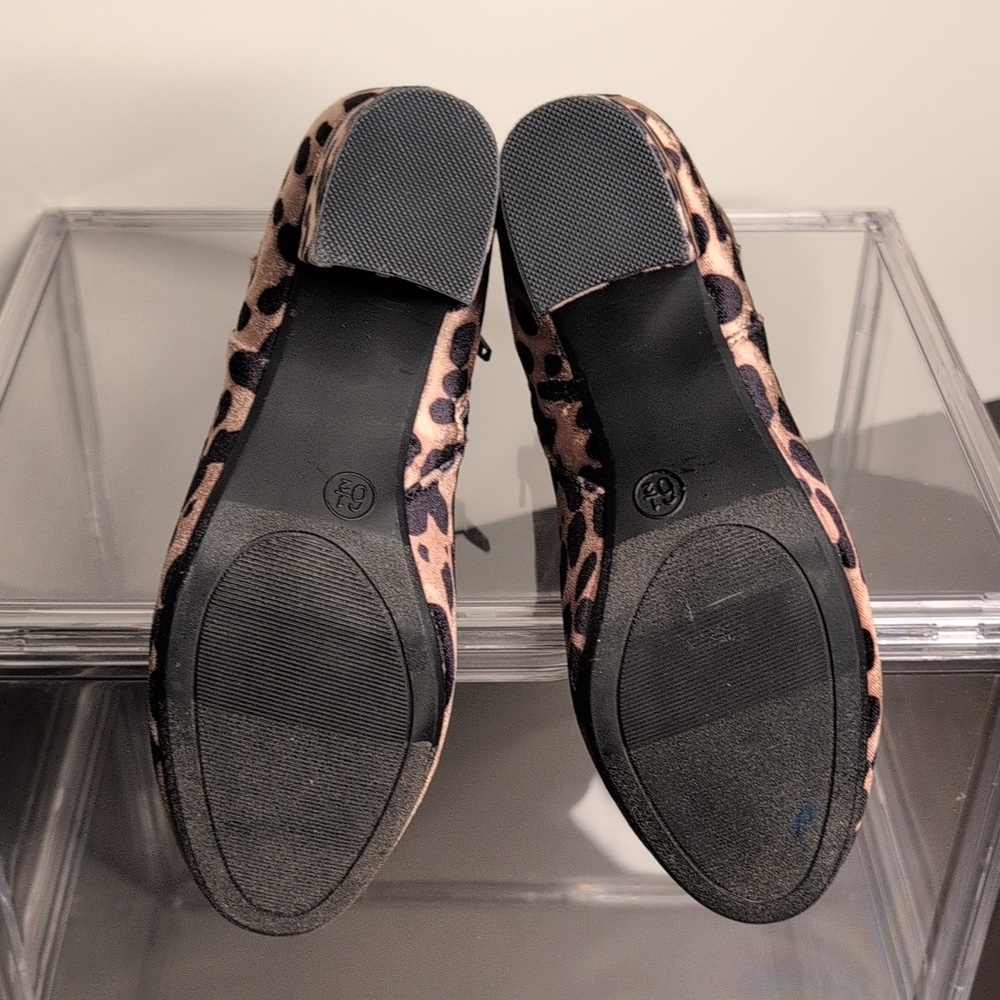 A New Day Leopard Print Booties Side Zipper Edgy Chic Mob Wife Size 6.5 - Picture 6 of 11